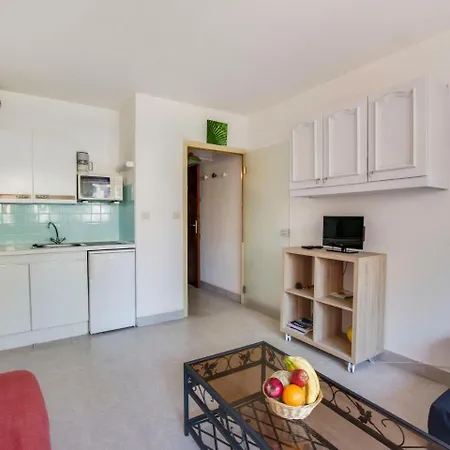 Apartment Saint Clair.1 アパート *